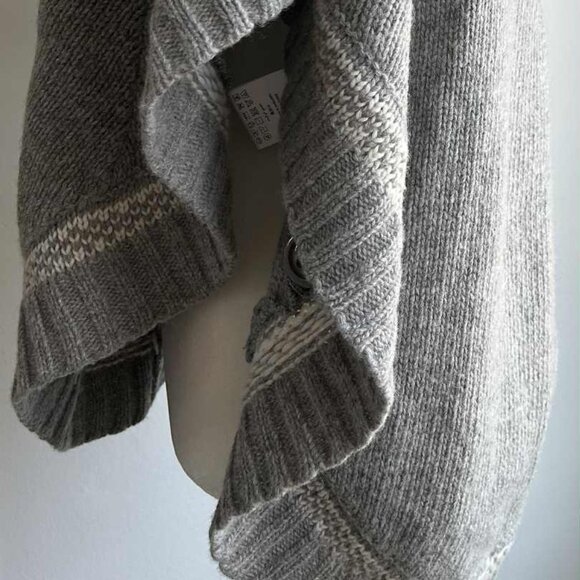 Soaked in Luxury Grey Fair Isle Wool-Blend Button Poncho, Ribbed Collar – US M - Picture 10 of 12